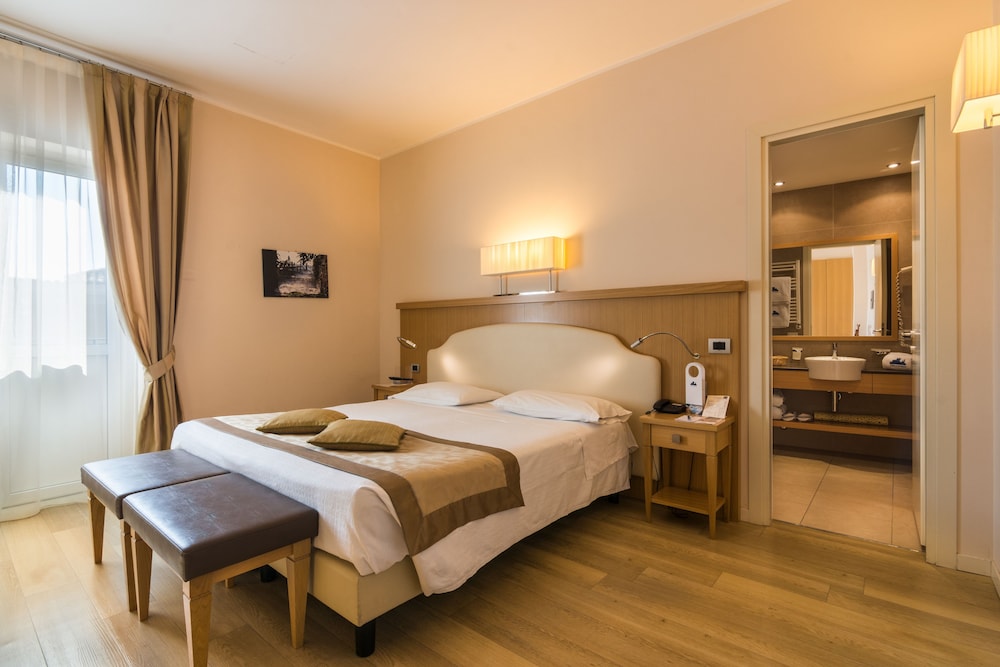 Classic Double Room - Photo 3