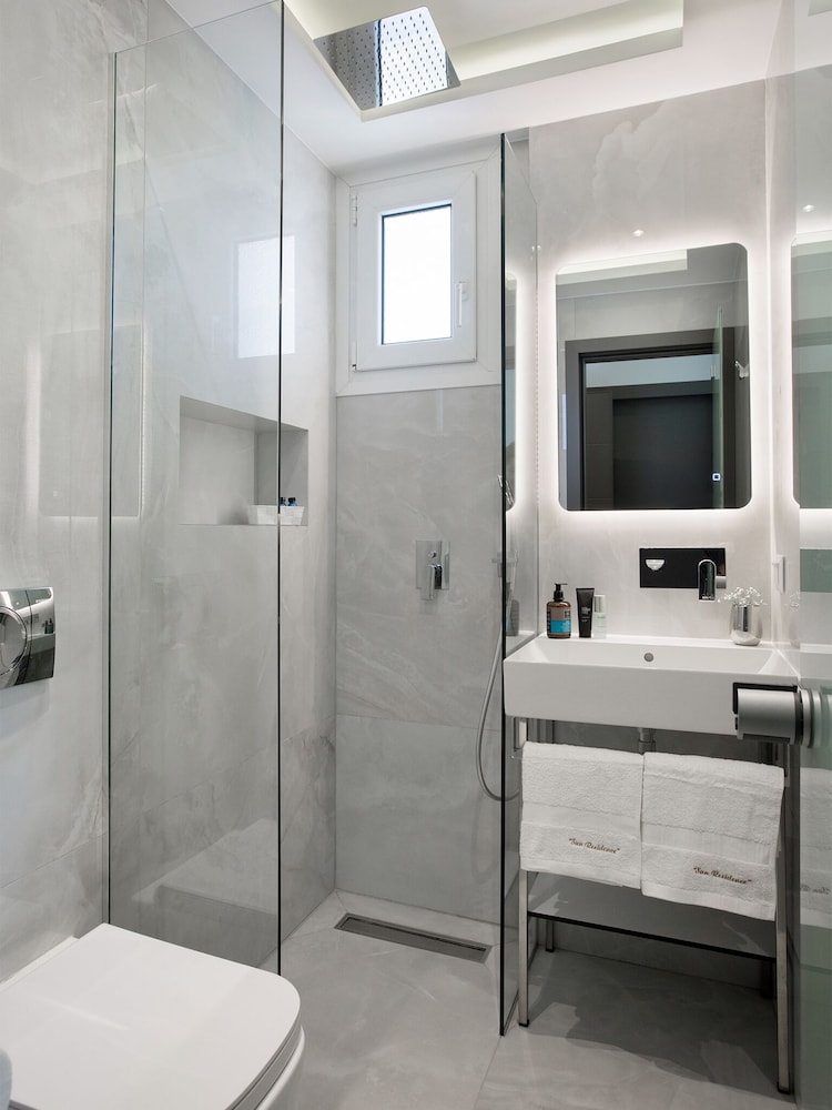 Deluxe Suite, 1 Bedroom photo 2