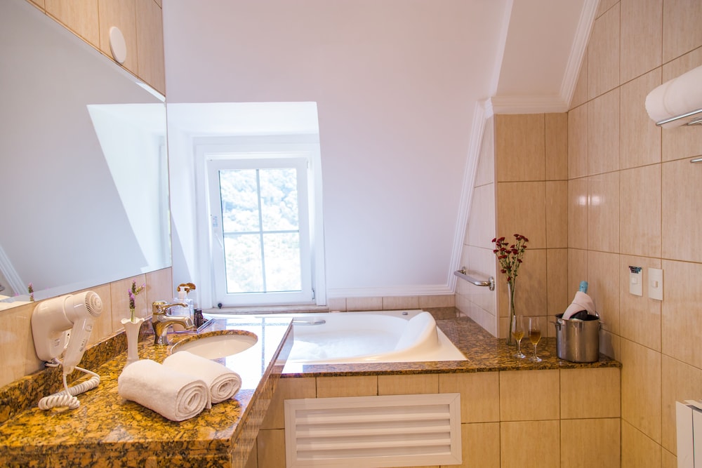 Luxury Room - Photo 6
