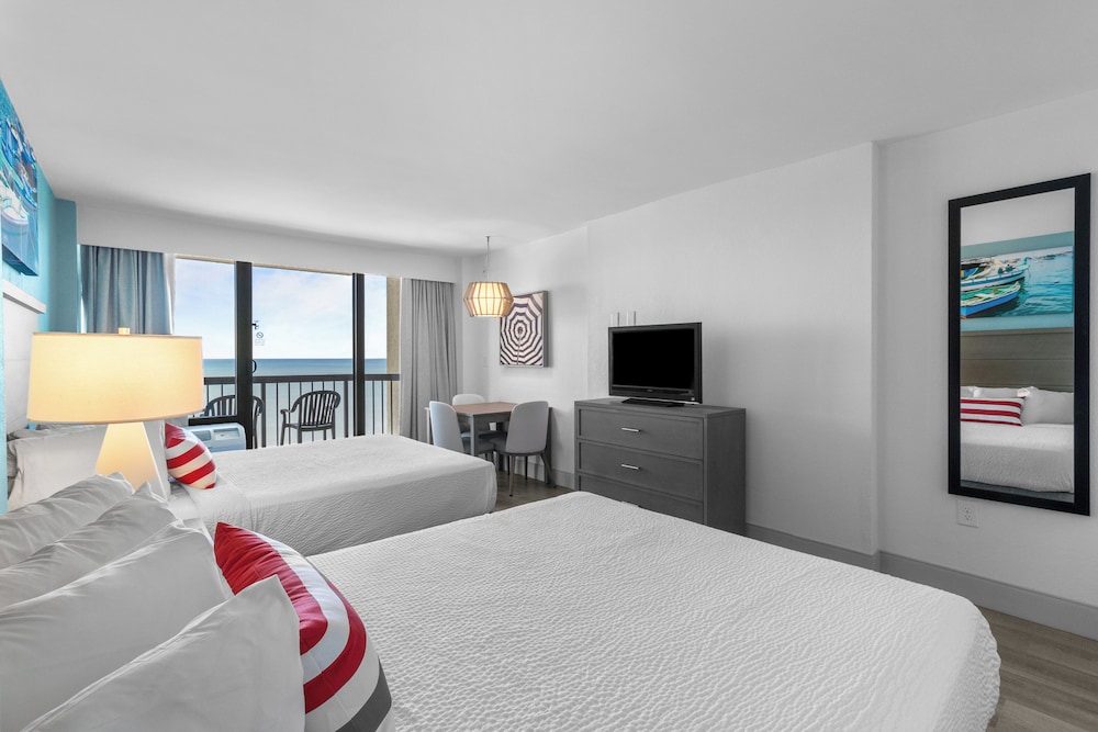 Pinnacle Oceanfront Queen Efficiency - Photo 2