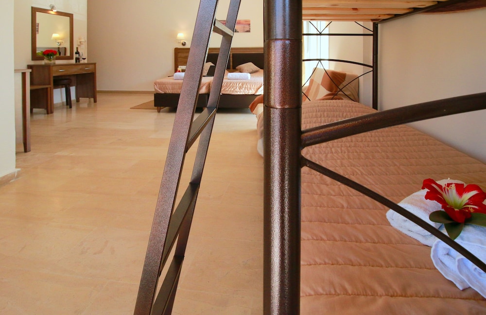 Triple Room photo 3