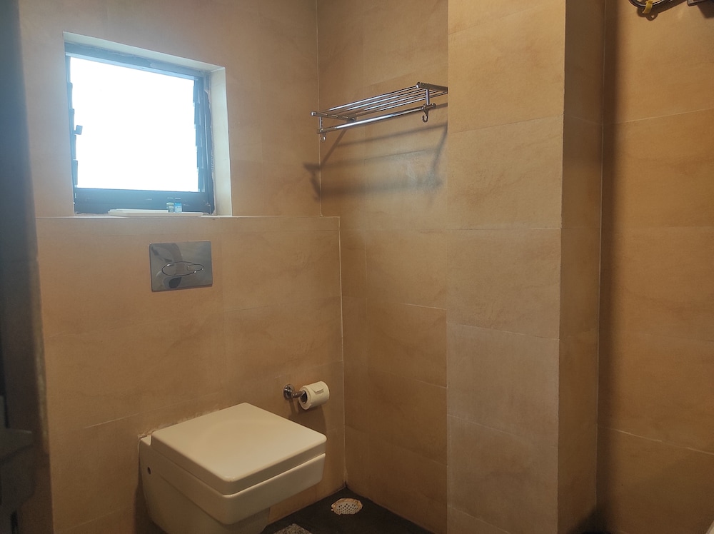 Deluxe Twin Room - Photo 10