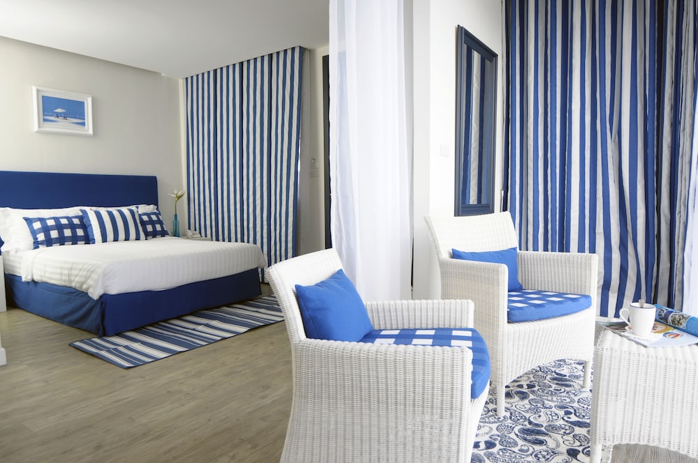 Premier Double Room, Non Smoking, Oceanfront (Boat Quay Sea Front)