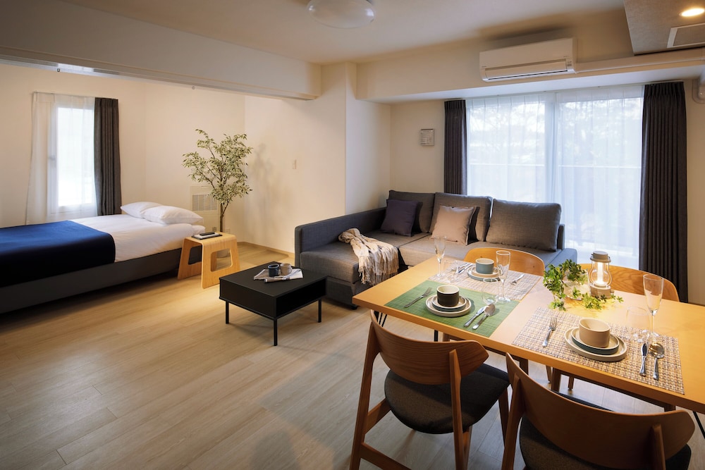 Deluxe Apartment thumbnail 6