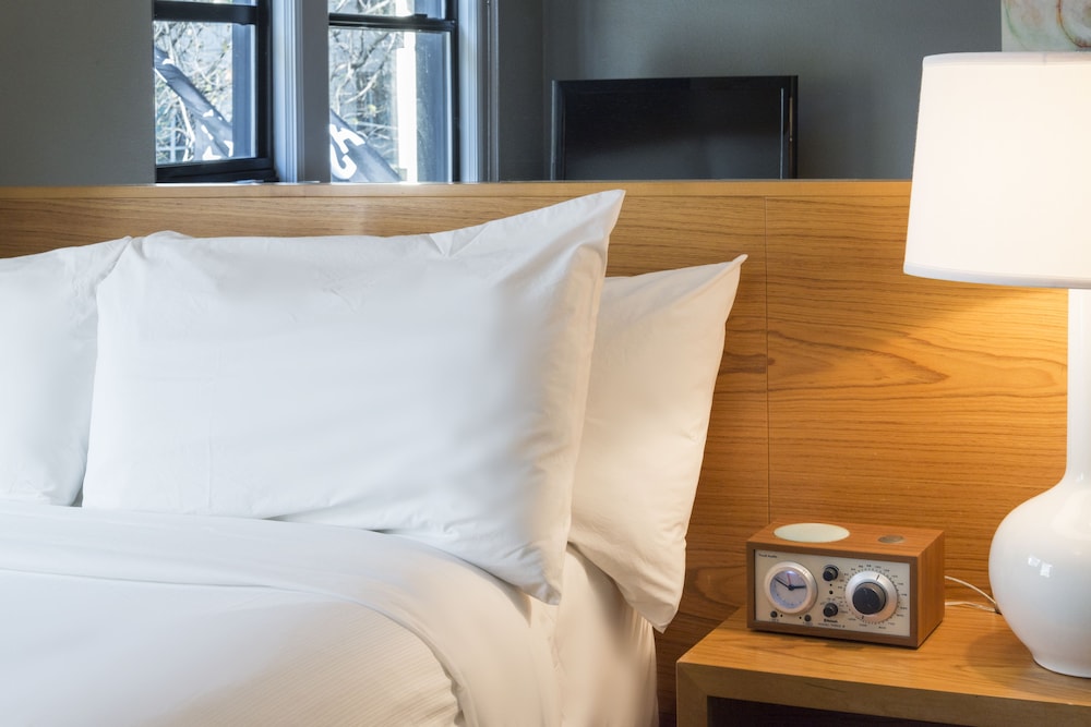 Standard Room, 1 King Bed, Accessible (Accessible Modern King) - Photo 4