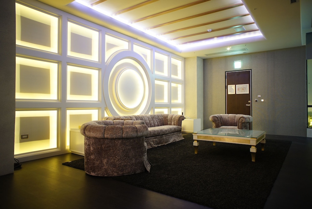 Presidential Suite Check in time starts from 6pm photo 3