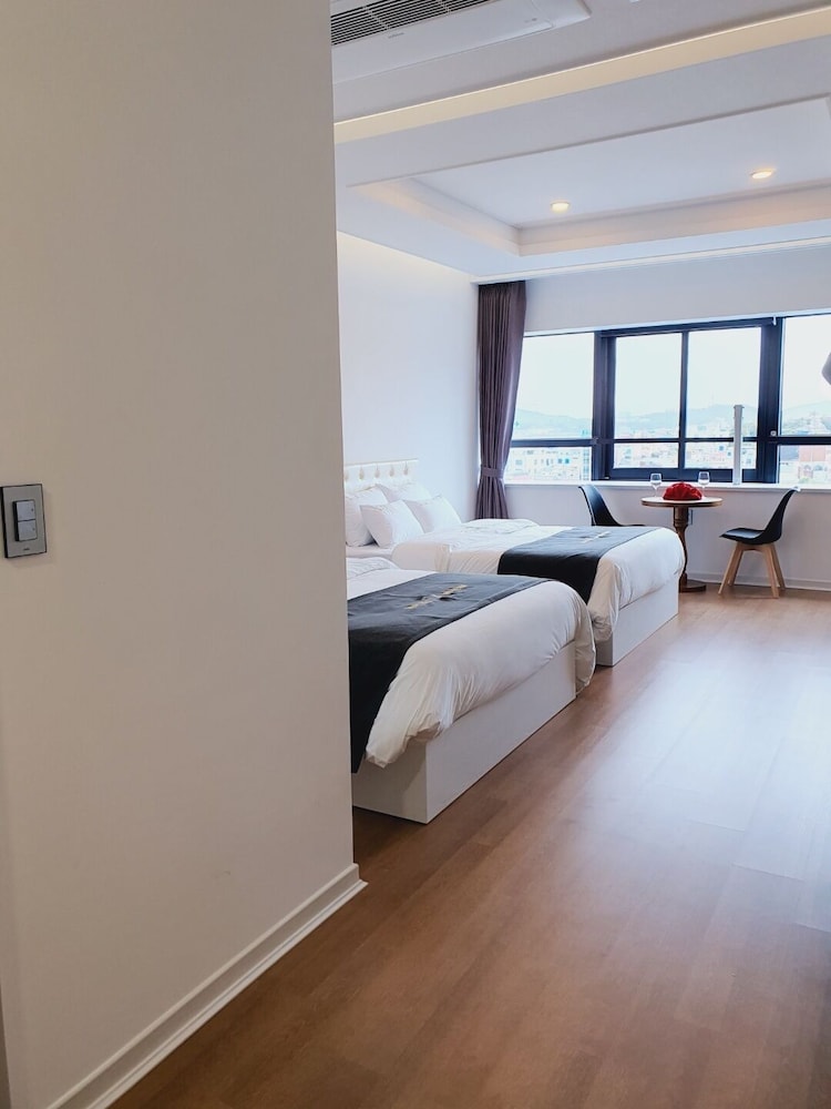 Deluxe Twin Room - Photo 2