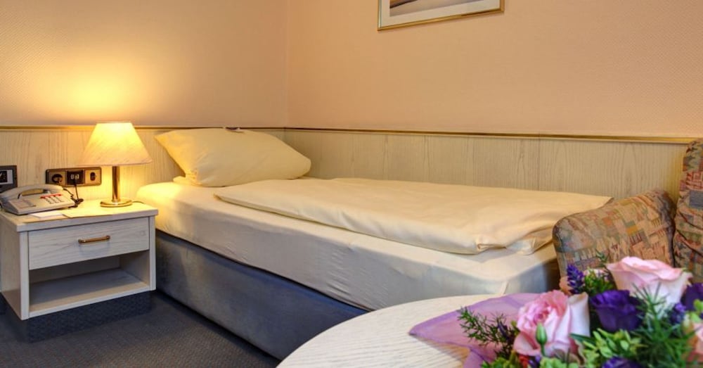 Basic Single Room photo 3