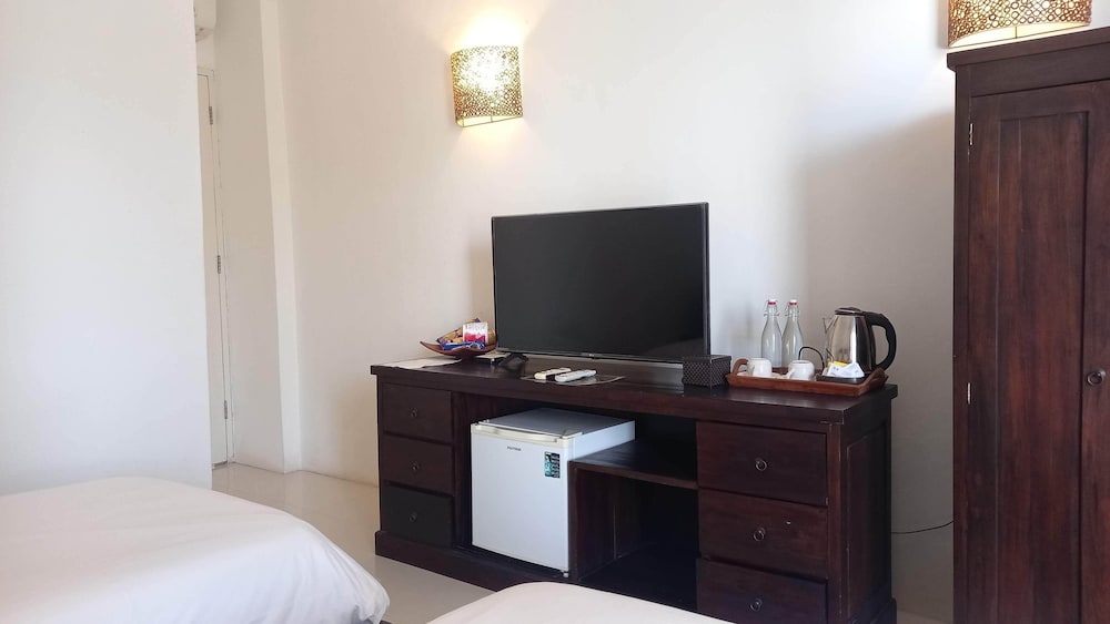 Deluxe Double Room, Balcony - Photo 7