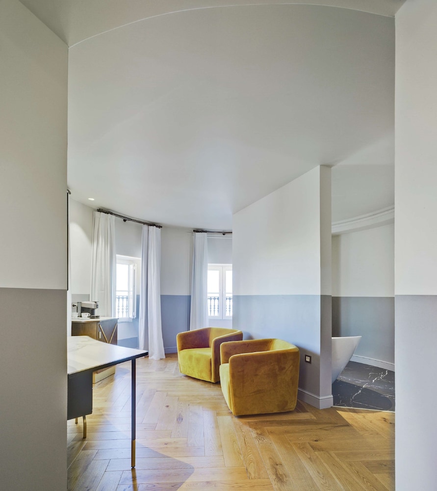 Suite, Sea View (Alberola)