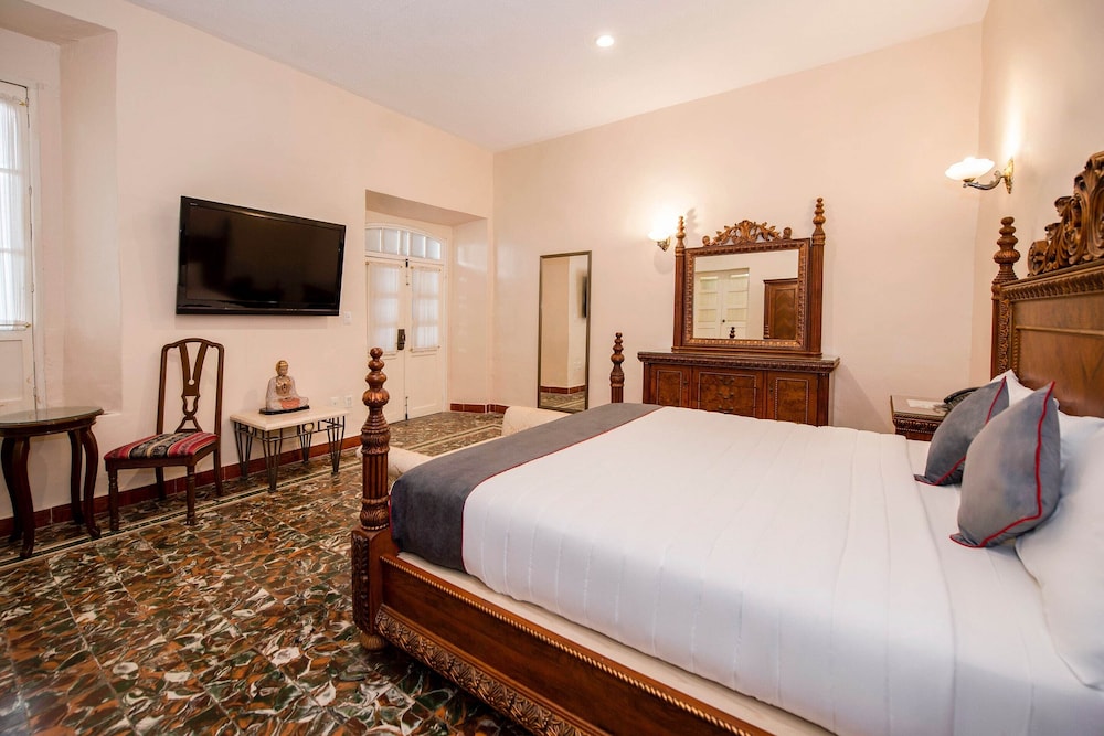 Deluxe Room, Jetted Tub (2 doubles bed) - Photo 2