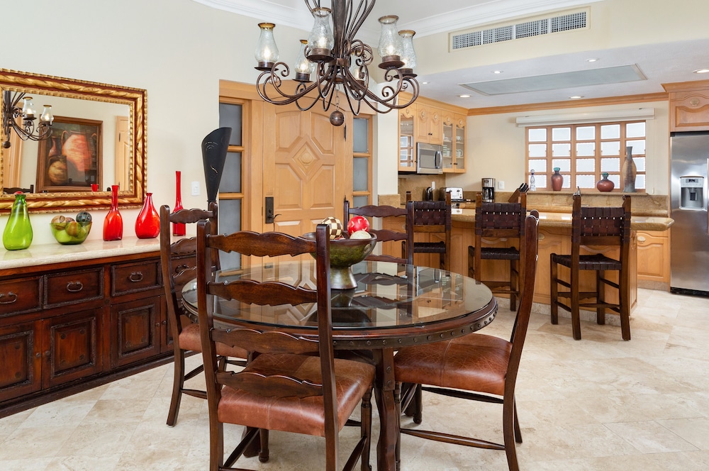 One Bedroom Suite - Photo 8