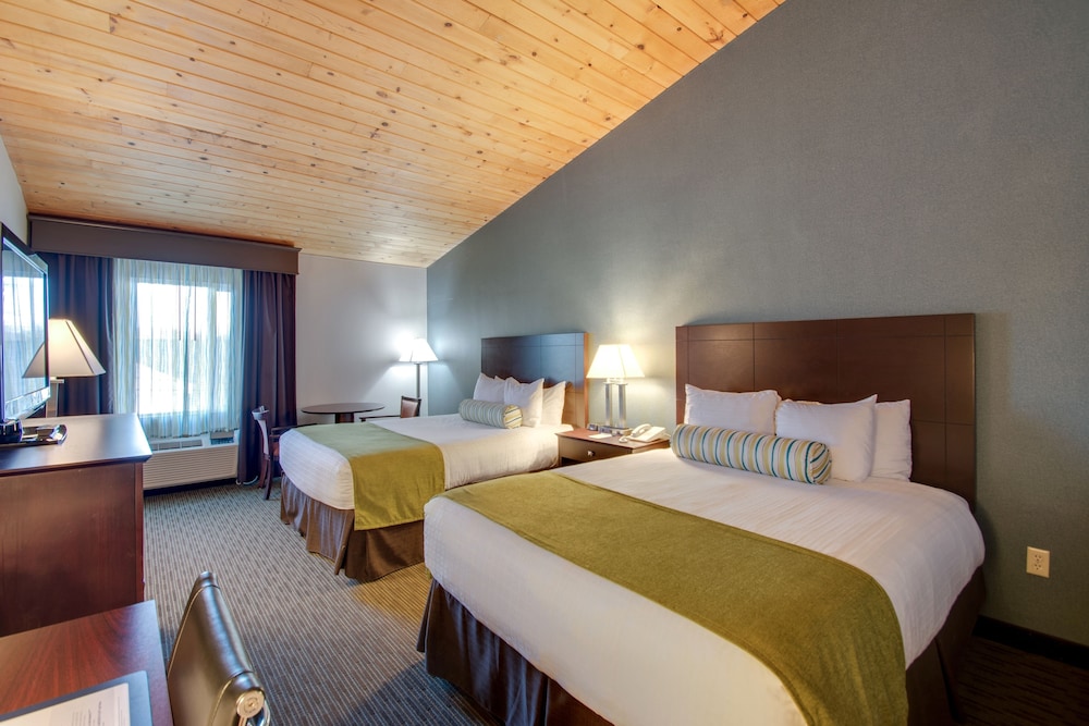 Suite, Multiple Beds, Non Smoking, Refrigerator & Microwave (2nd Floor;Living Room;With Sofabed) - Photo 4