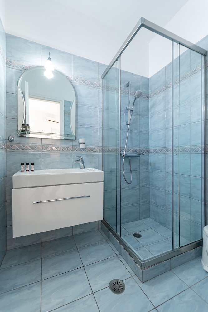 Basic Studio, Ocean View (2 Adults) photo 3