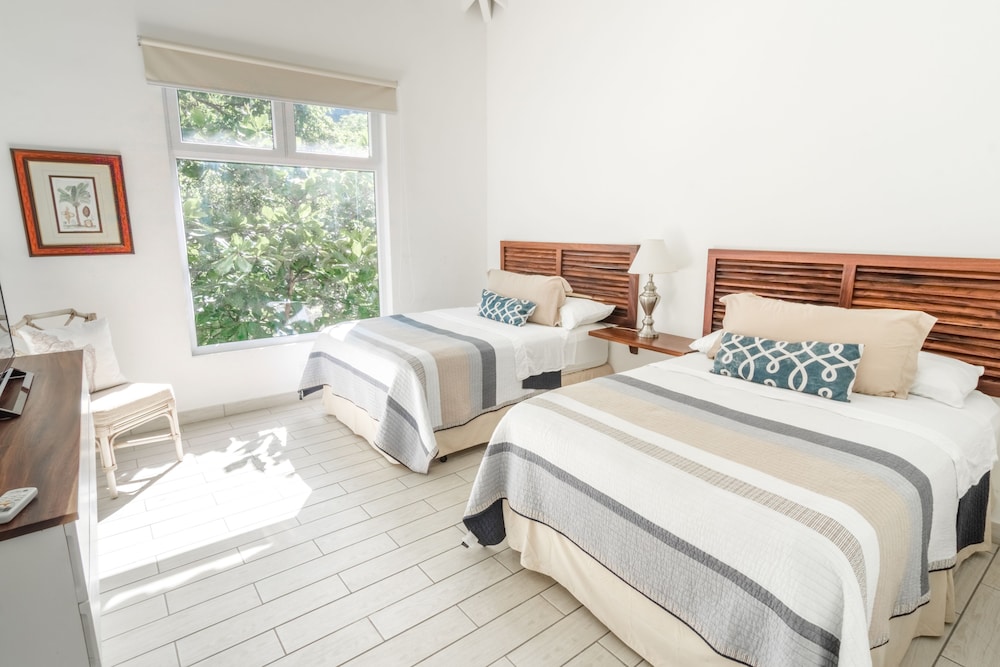 Family Loft, 3 Bedrooms, Partial Ocean View photo 3
