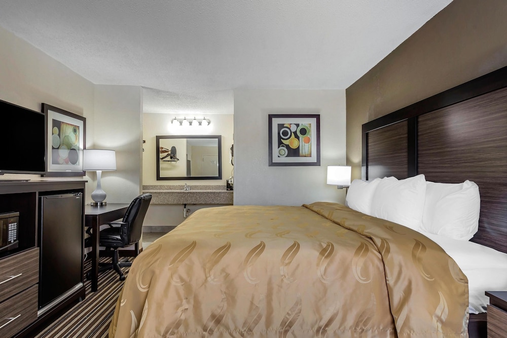 Standard Room, 1 King Bed, Non Smoking