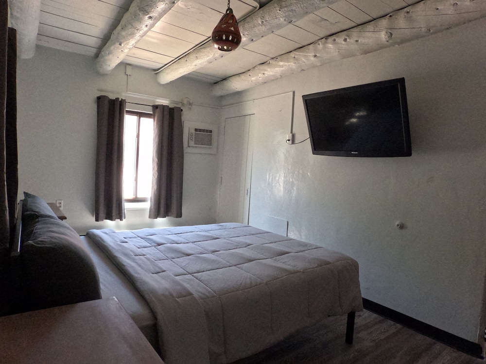 Standard Cabin, 1 Queen Bed photo 1