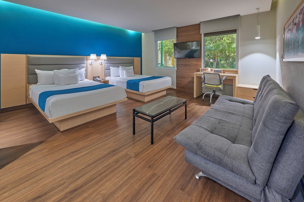 Suite, 2 Double Beds - Photo 1