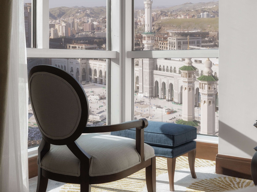 Signature Suite, 1 Bedroom (Partial Kaaba View) - Photo 10