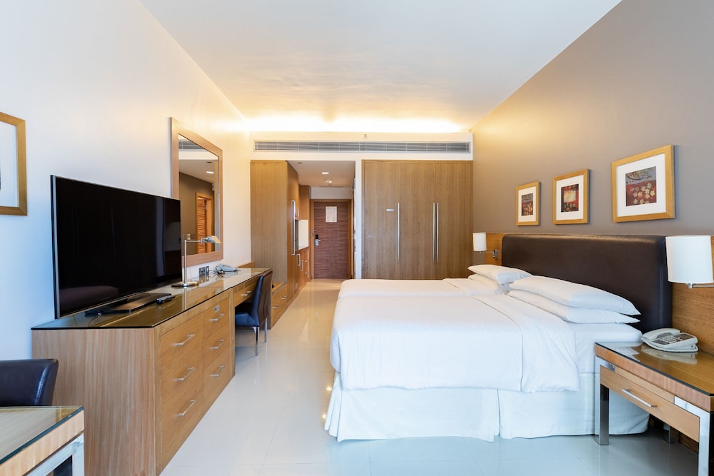 Classic Room, 2 Twin Beds, Non Smoking - Complimentary Shuttle Service to Dubai Mall and Kite Beach photo 3