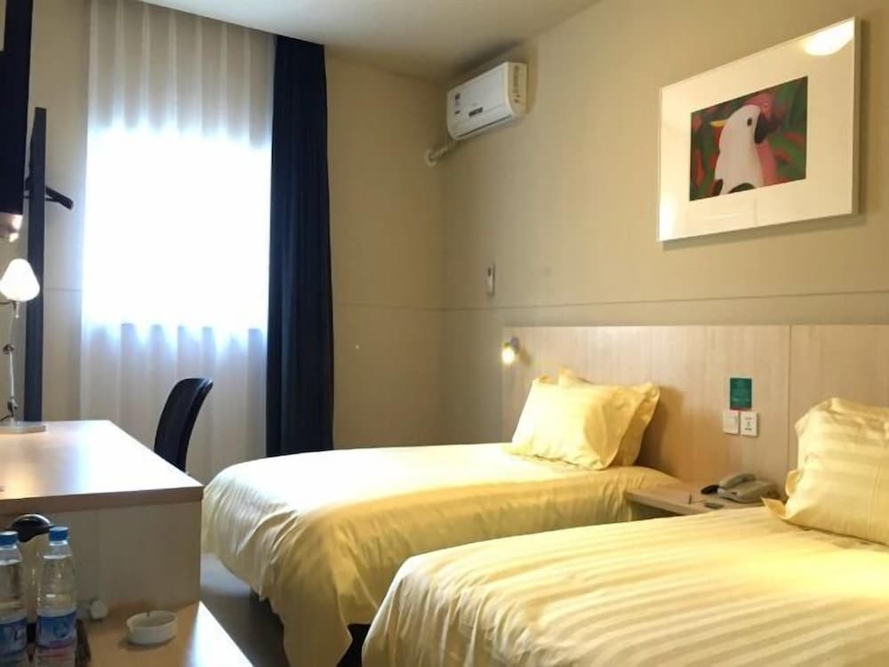 Business Twin Room (A) photo 1