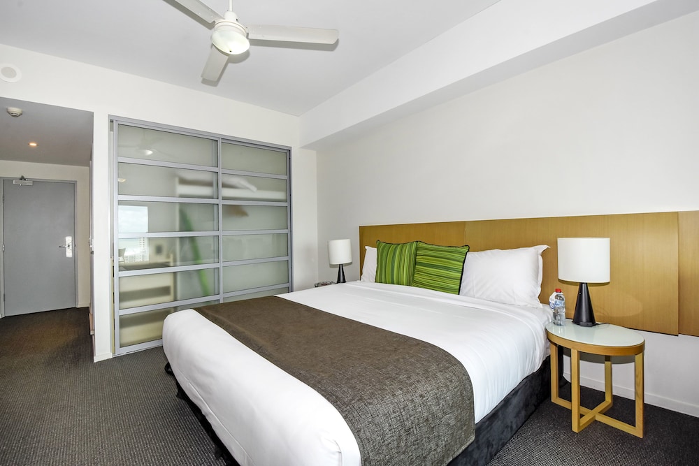 Room, City View - Photo 4