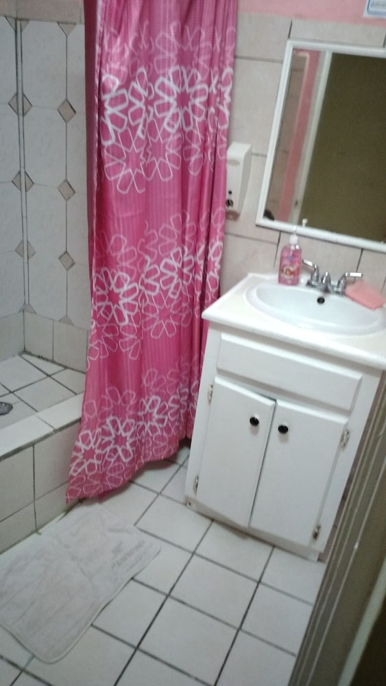 Basic Double Room photo 3