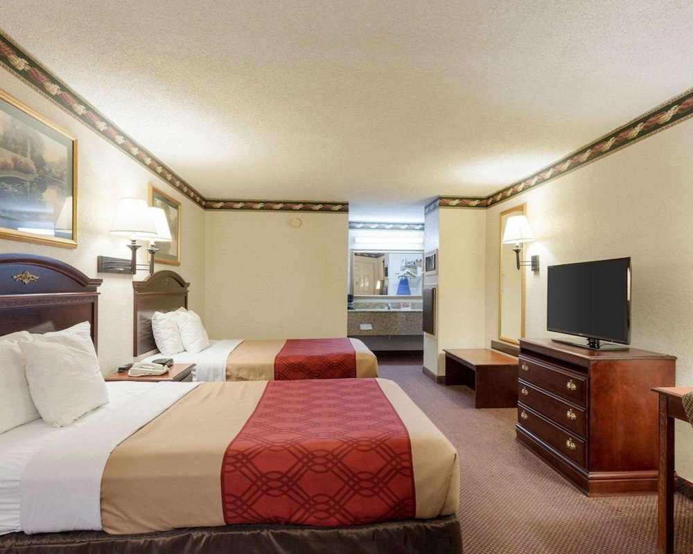 Standard Room, 2 Double Beds, Non Smoking photo 2