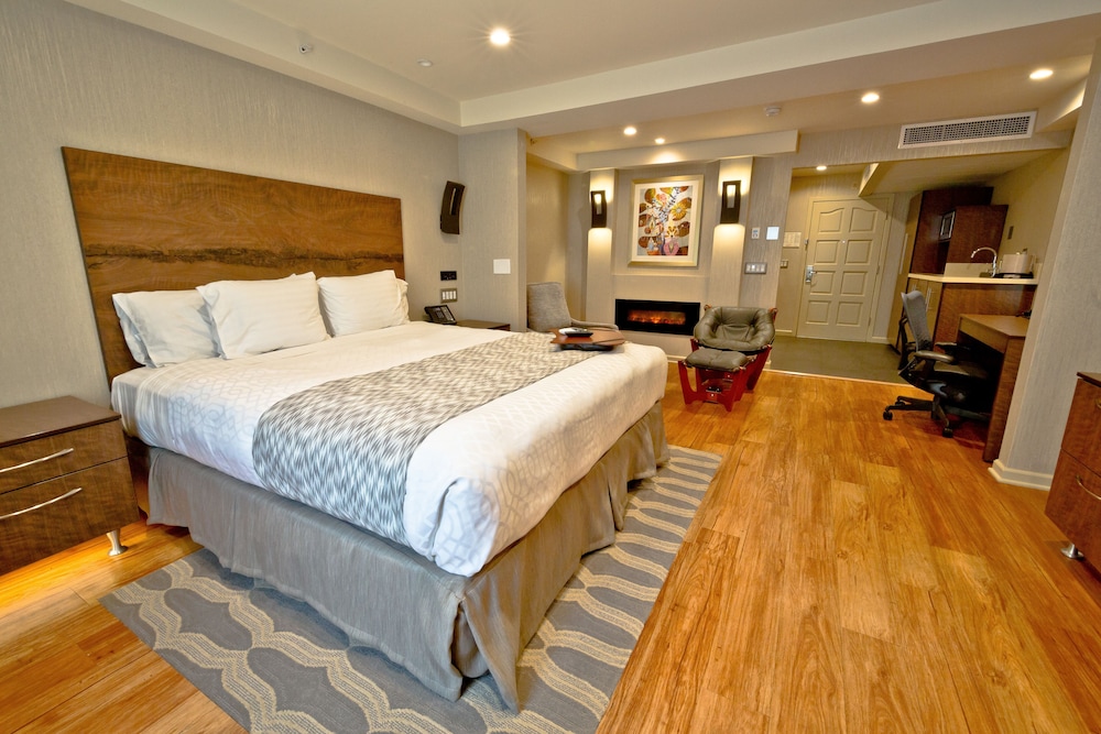 Economy Suite, 1 King Bed (Superior King Executive 413sqft) photo 2