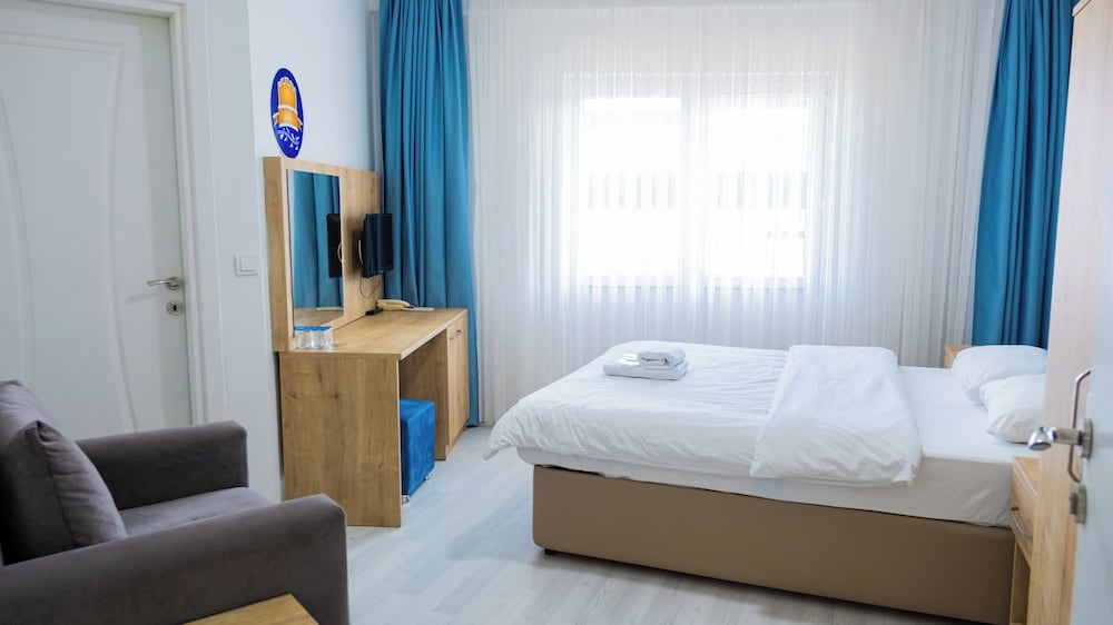 Comfort Double Room Single Use, Balcony, Partial Sea View
