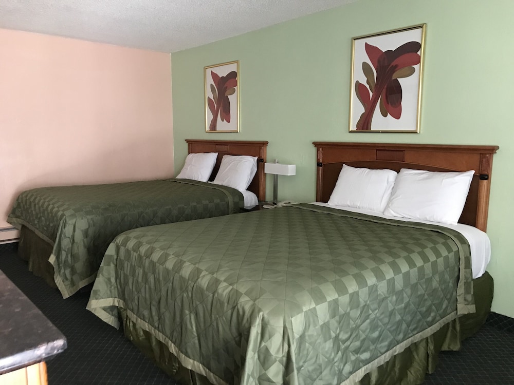 Executive Double Room Single Use, 2 Queen Beds, Courtyard View, Courtyard Area photo 2