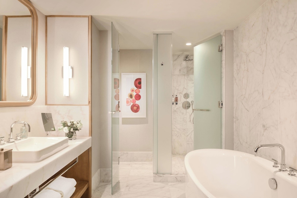 One Bedroom Suite (Non Smoking) thumbnail 6