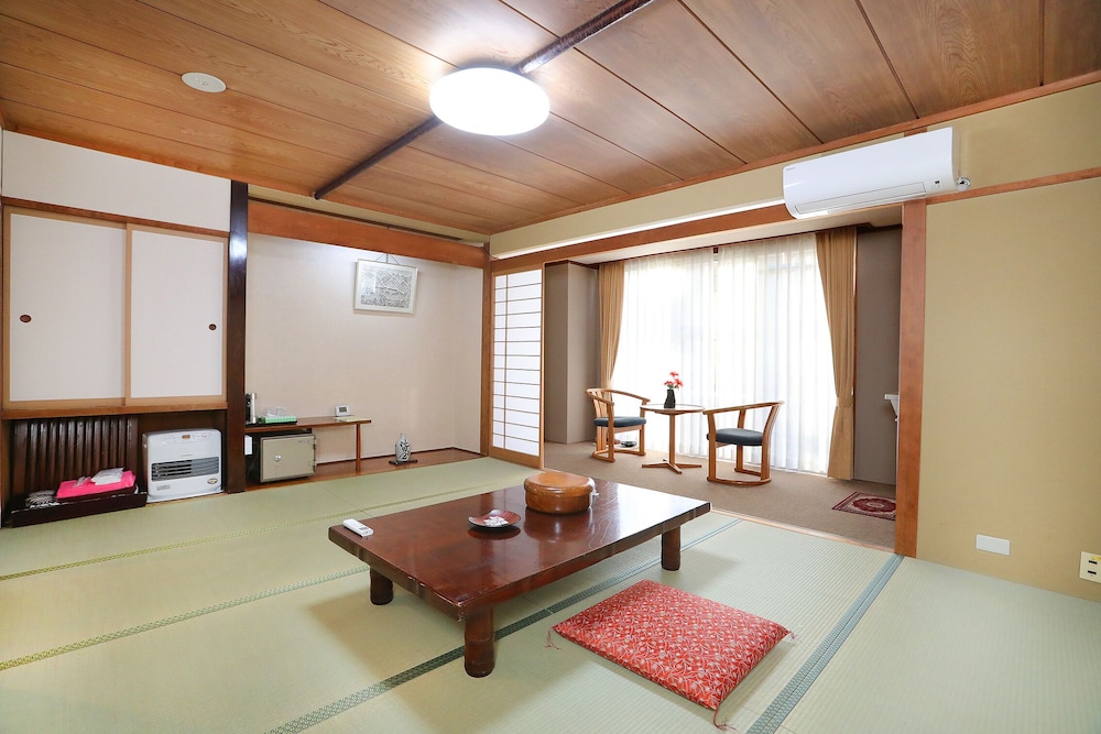 Connecting Room