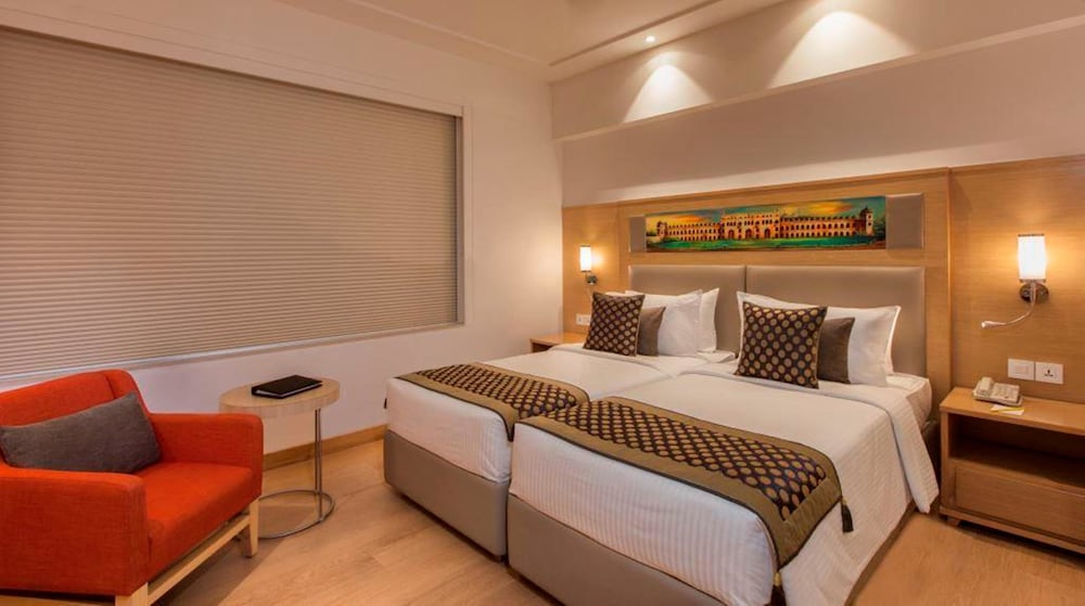 Superior Double or Twin Room, 1 King Bed photo 2