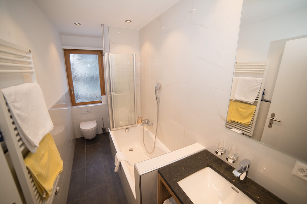 Twin Room, Balcony (West) - Photo 3