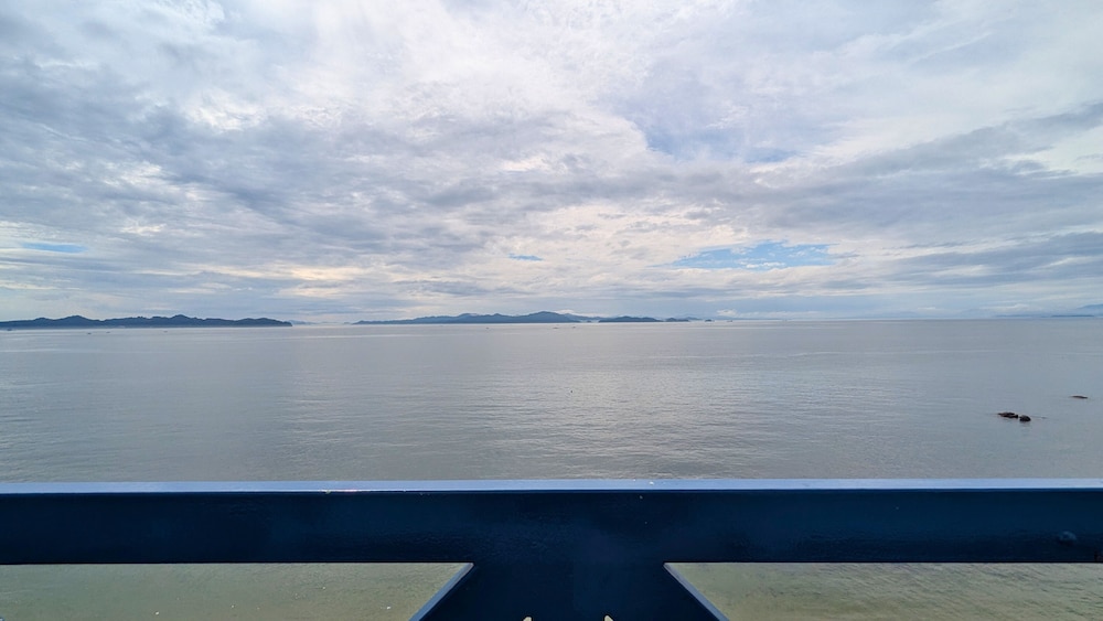 Deluxe Twin Room, Non Smoking, Ocean View photo 2