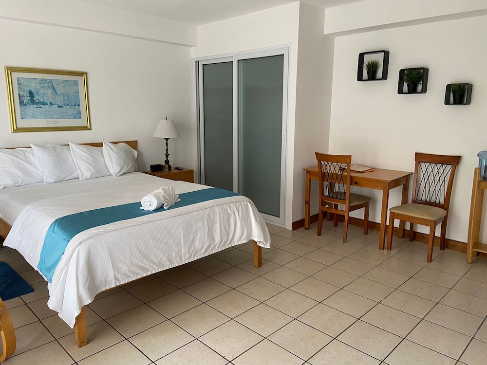 Deluxe Studio, 1 Double Bed, Non Smoking photo 1