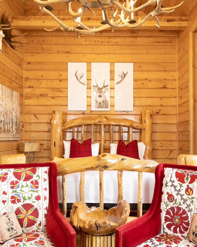 Premier Lodge