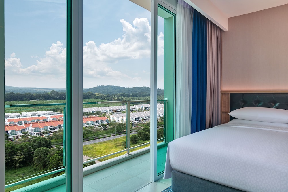 Premium Twin Room, 2 Twin Beds, Balcony - Photo 2