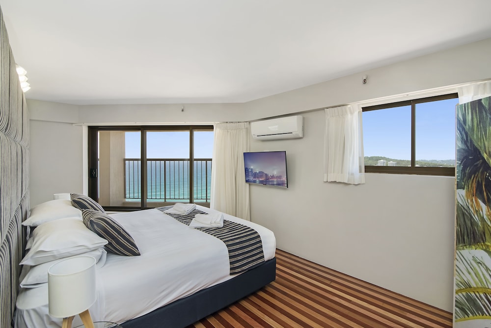 Penthouse, 2 Bedrooms, Ocean View photo 3