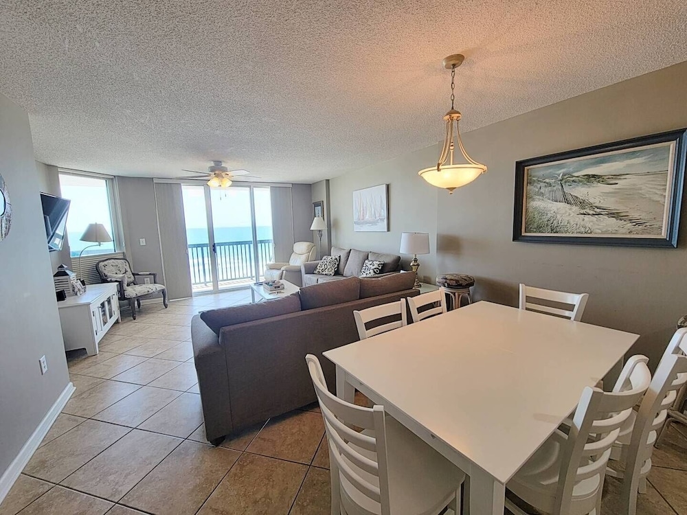 Condo, 3 Bedrooms