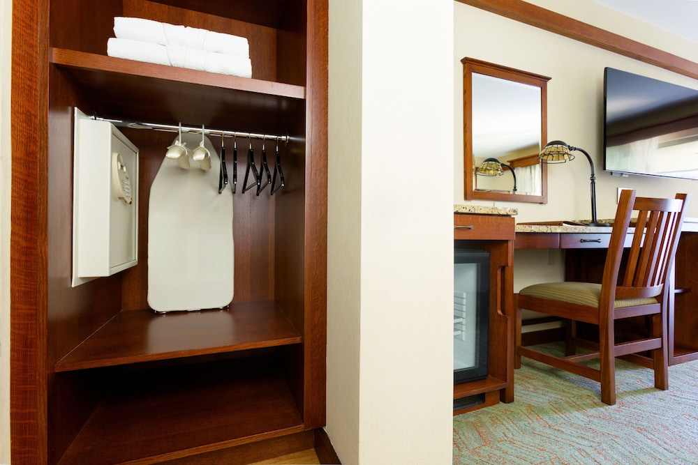 Standard View - Hearing Accessible - Photo 2