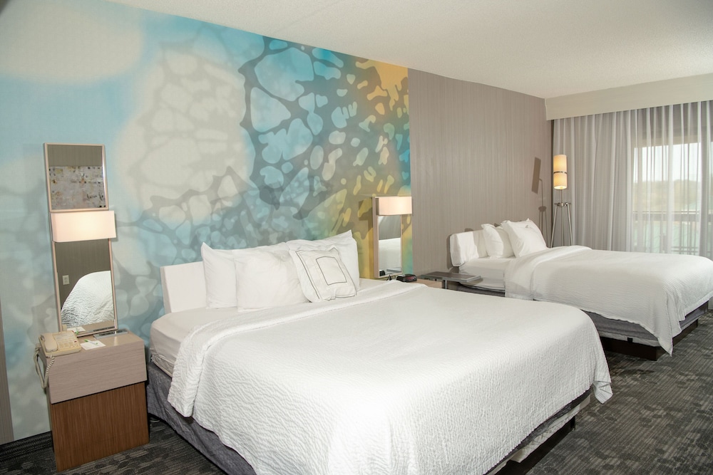 Room, 2 Queen Beds (Mobility Accessible, Tub) - Photo 1