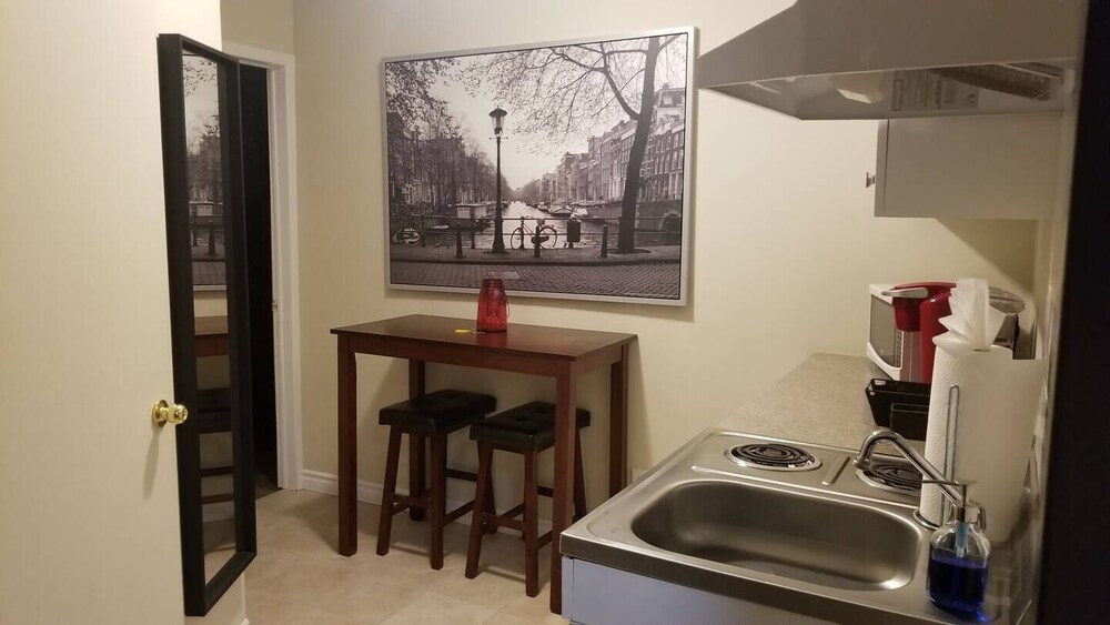 Suite #20 - 18 photo 2