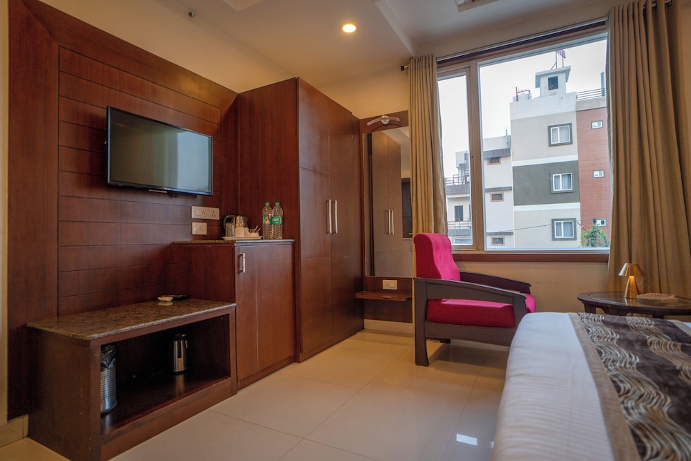 Deluxe Room - Photo 10