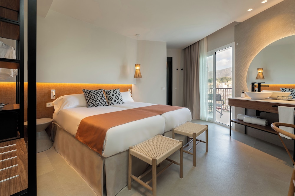Double Room, Balcony (Magnus)(2 adults)