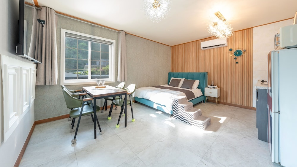 Basic Room, 1 Bedroom (Daisy (2nd Floor/Pet /BBQ))