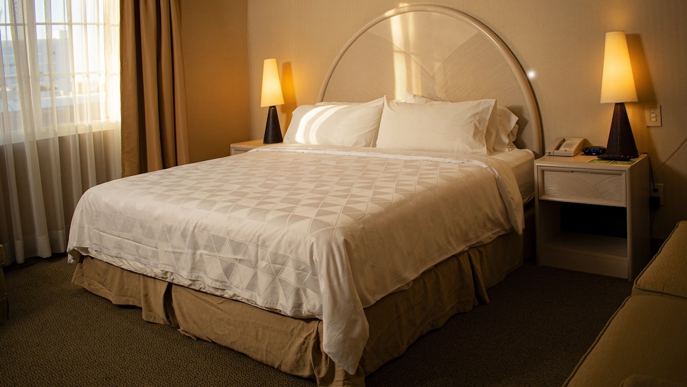 Standard Room, 1 King Bed - Photo 1