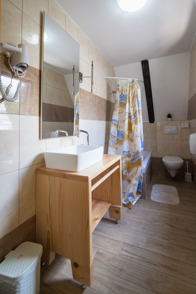 Triple Room - Photo 15