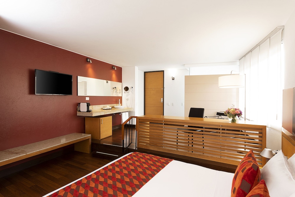 Superior Room, 1 Queen Bed - Photo 14